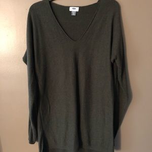 Hunter green tunic v-neck sweater